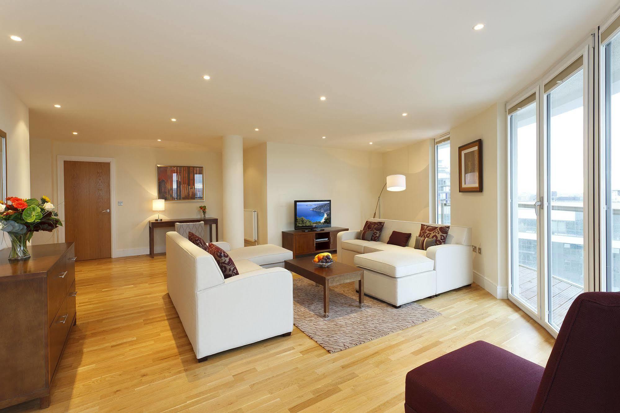 Saco Canary Wharf - Trinity Tower 런던 외부 사진