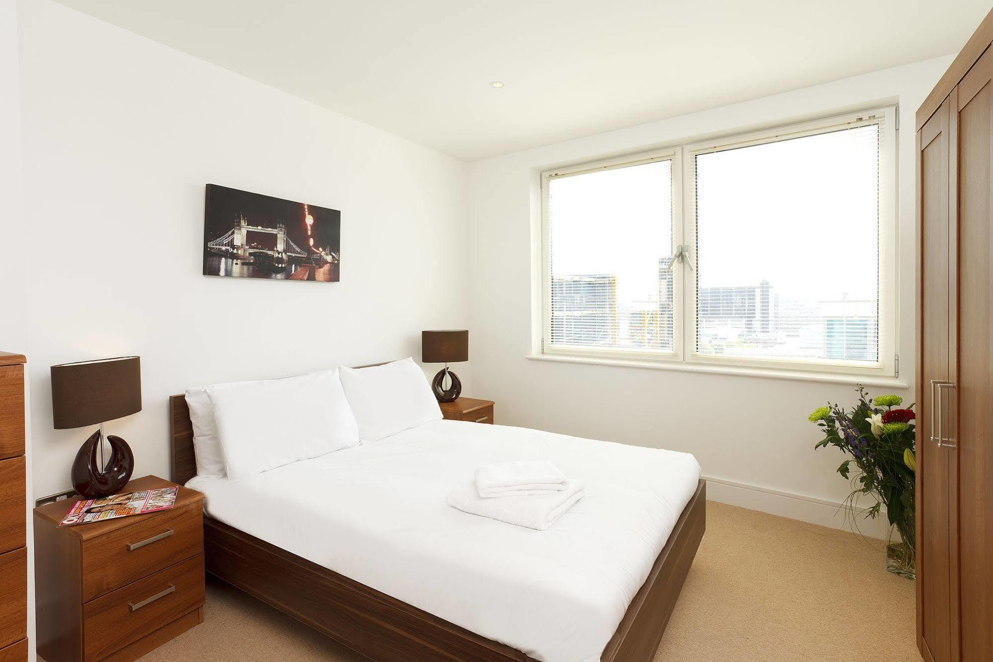 Saco Canary Wharf - Trinity Tower 런던 외부 사진