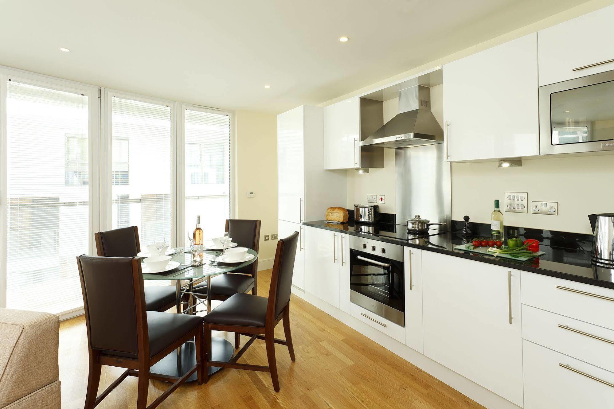 Saco Canary Wharf - Trinity Tower 런던 외부 사진